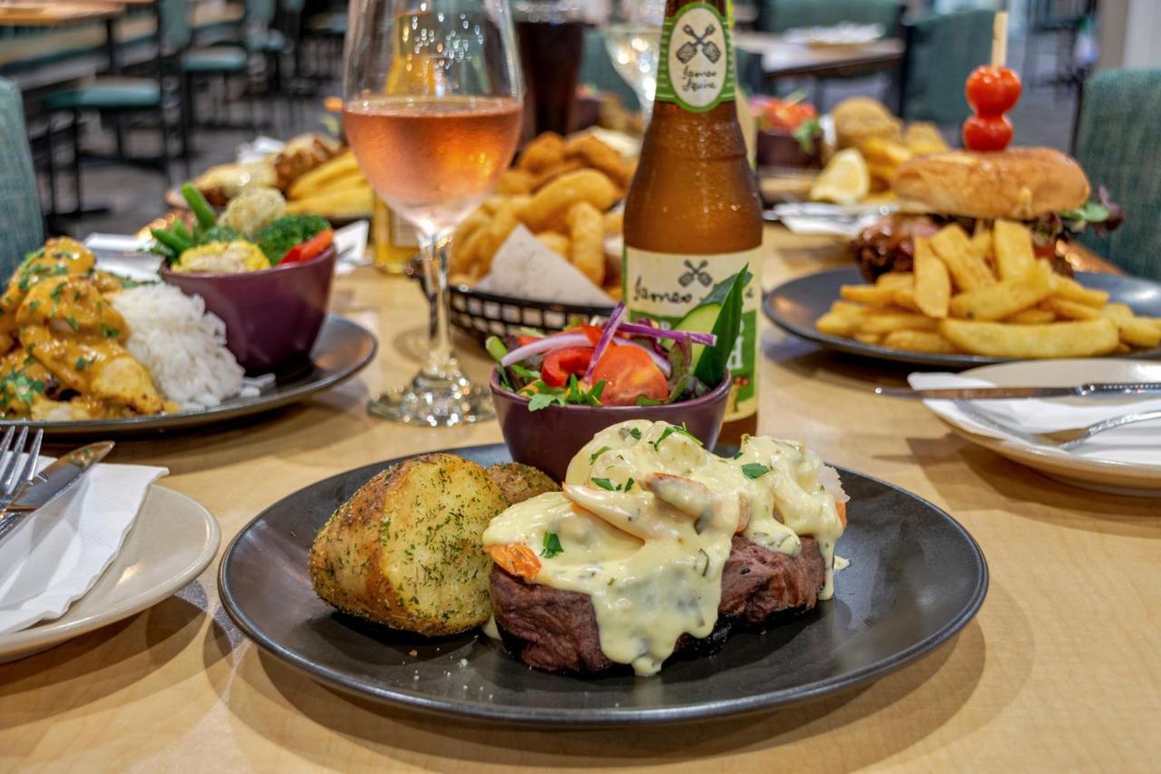 Gawler Arms Hotel Екстериор снимка